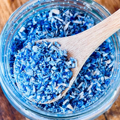 TOPPER AV KOKOS & BLÅ SPIRULINA